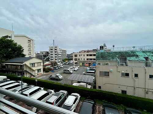 新蓮根団地第１４号棟3階 室内からの眺望