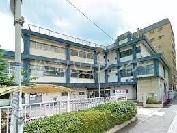 パークマンション1階 中野区立野方図書館