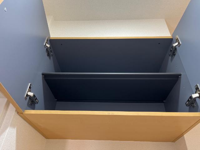 ＲＵＨＥ 下駄箱　上段