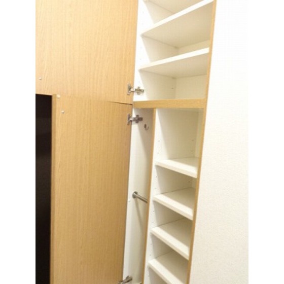 小宮ビル シューズボックス