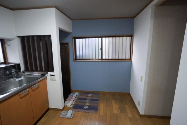 松戸市二十世紀が丘戸建 キッチンから玄関