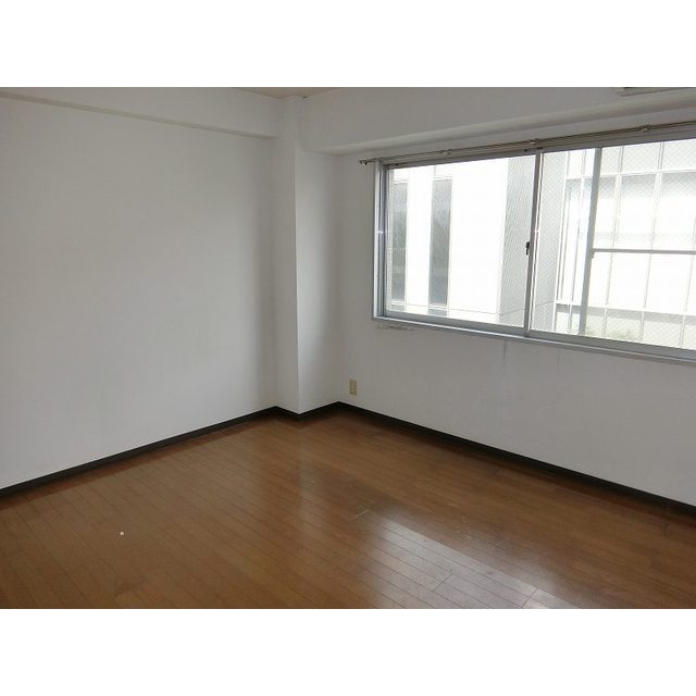 プレール潮見ピアクラブ308号室 リビング