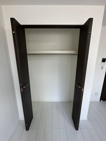 ベイルーム本厚木旭町103号室 クローゼットタイプで収納力豊富です♪