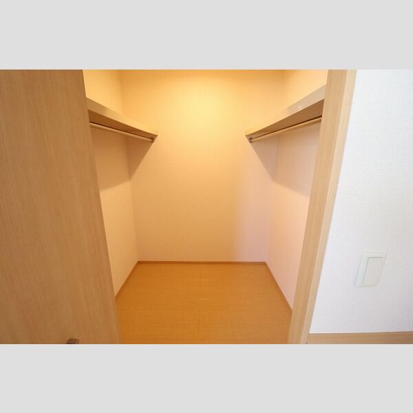 ペイサージュ宮前 ウォークインクローゼット