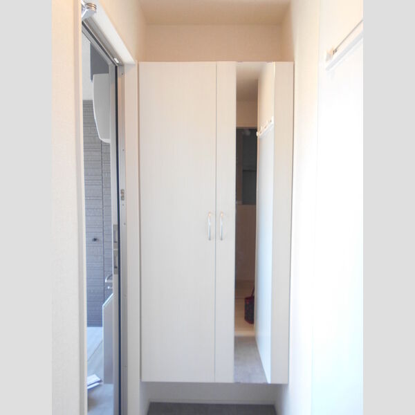 プランドール202号室 玄関