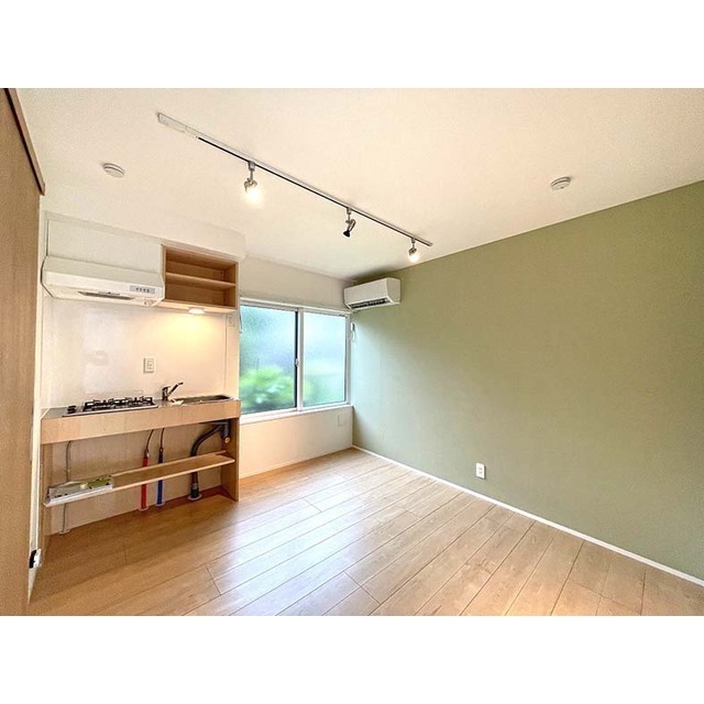 Fortuna中村橋1A号室 落ち着いたグリーンベースのお部屋です
