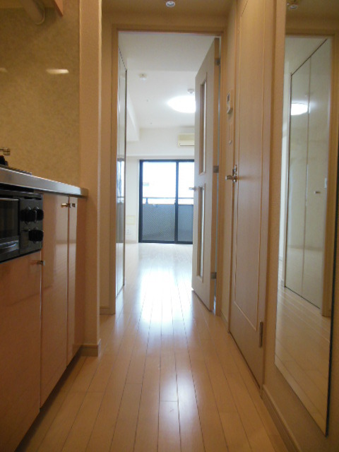 ガラ・ステーション四谷三丁目 玄関