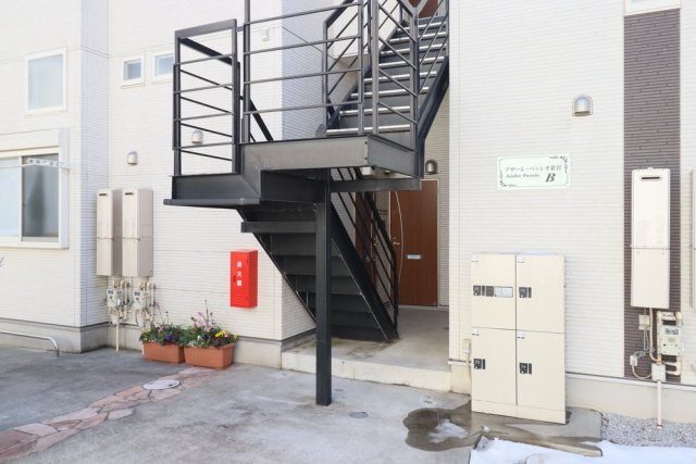 アザーレ・パッシオ栗谷B2階 エントランス