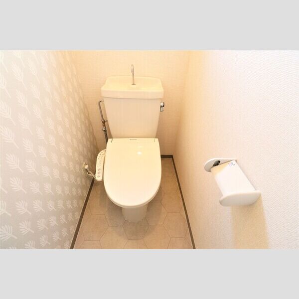 パークアベニューウエスト　D 温水洗浄暖房便座