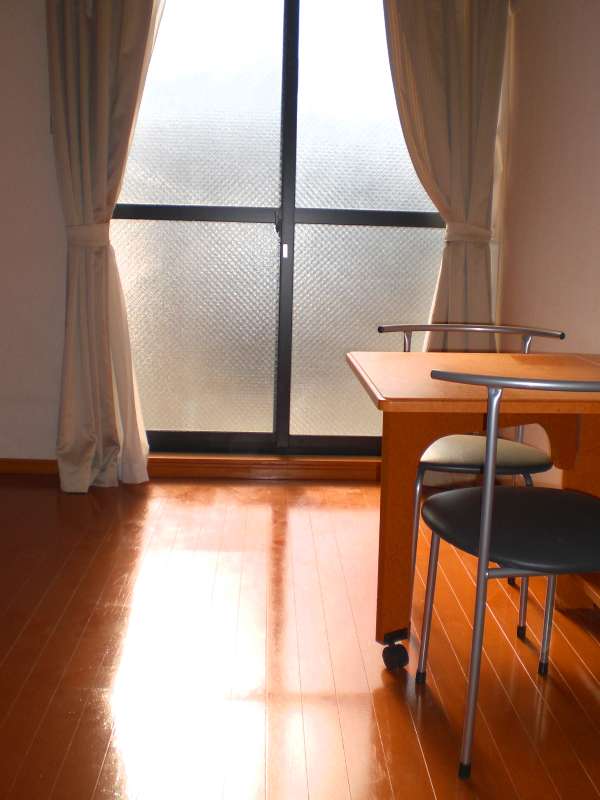 レオパレスＫＯＴＯＢＵＫＩ　Ⅱ リビング