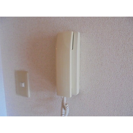 ハーミテイジＫＵＲＯＩＷＡ0102号室 インターホン