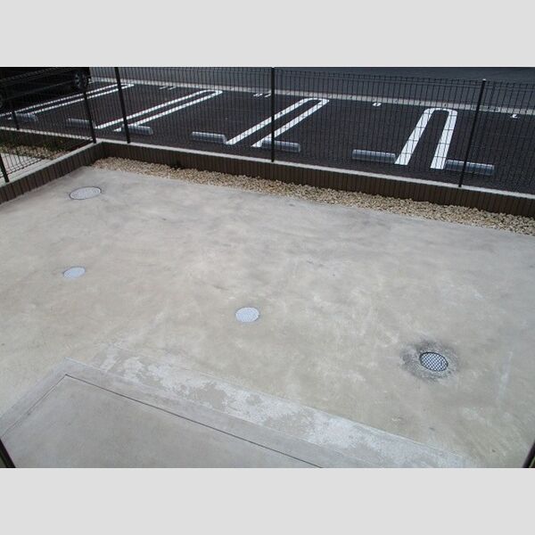 コンフォレスト105号室 専用庭