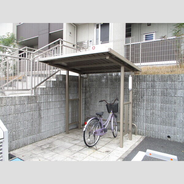 comorebi201号室 駐輪場