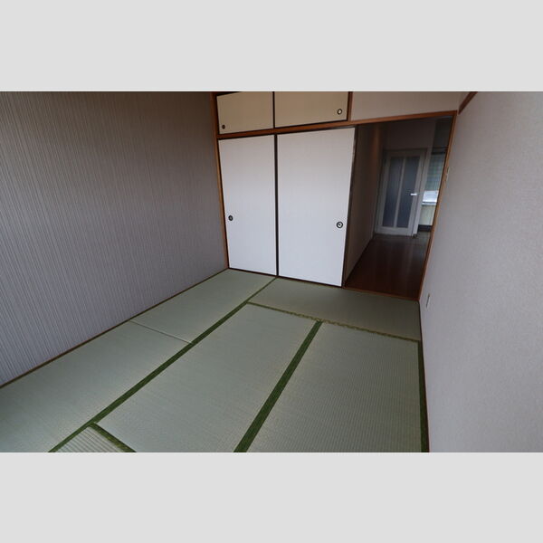 マンションニューフォレスト303号室 和室