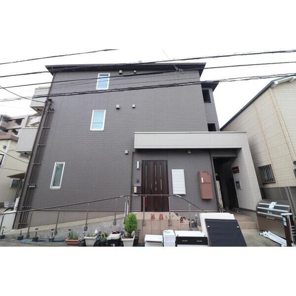 フォレストメゾン子安A101号室 外観