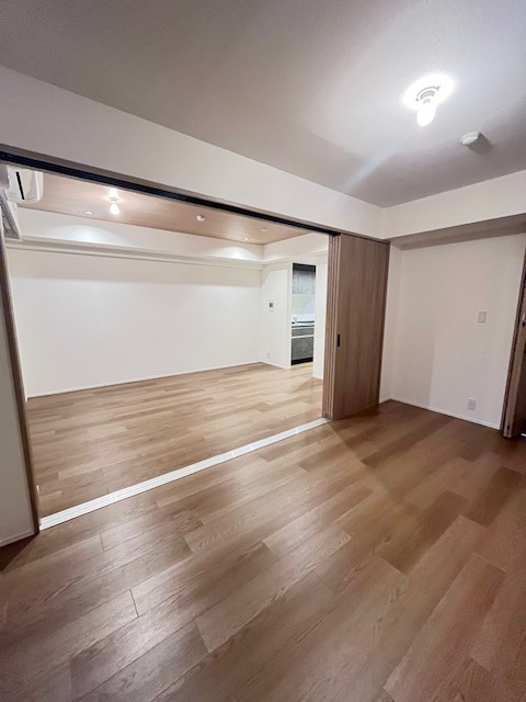 レジディア世田谷弦巻2階 寝室