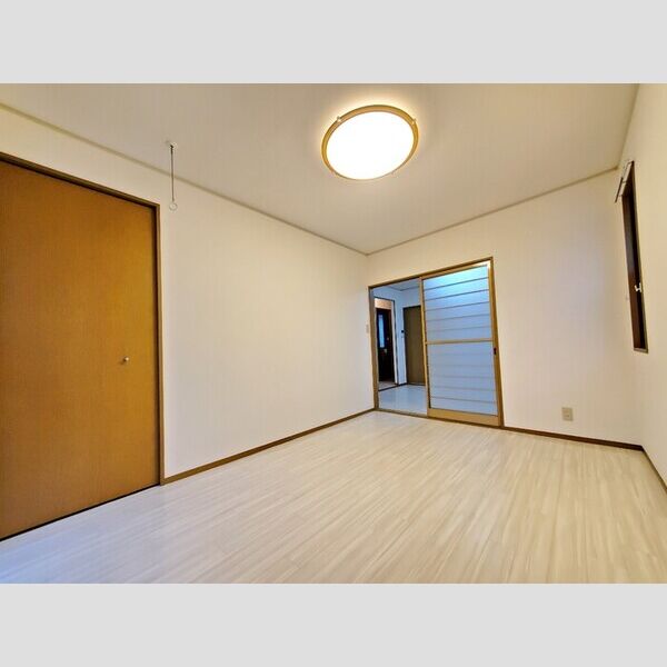 サウスヒル　B201号室 全室照明器具付き!