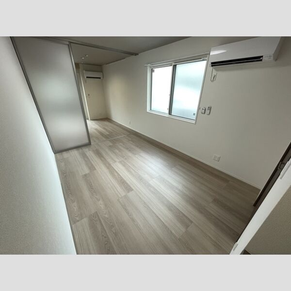 ノーブルパレス上木崎102号室 洋室