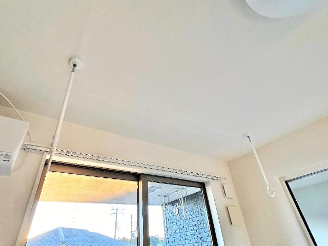 ルミエールハイム202号室 室内物干し