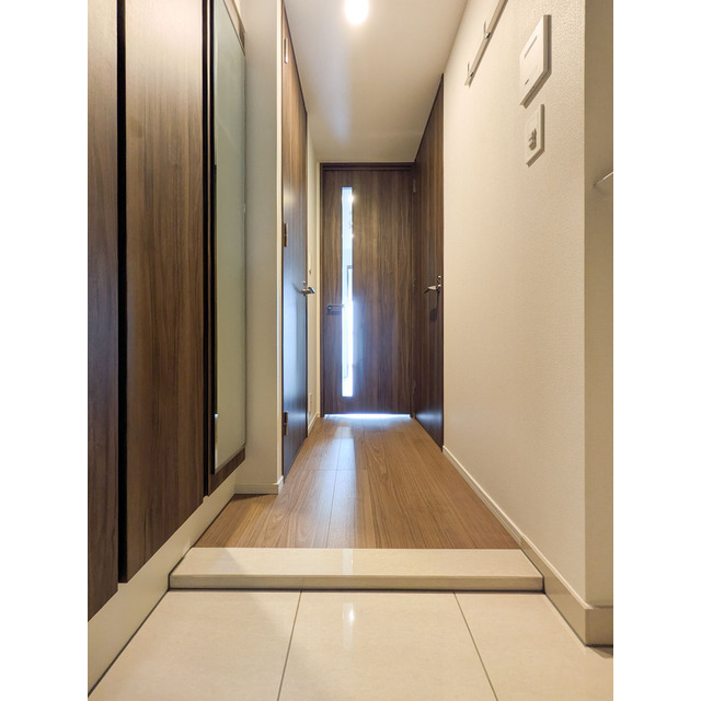 オーパスホームズ南行徳1416号室 玄関