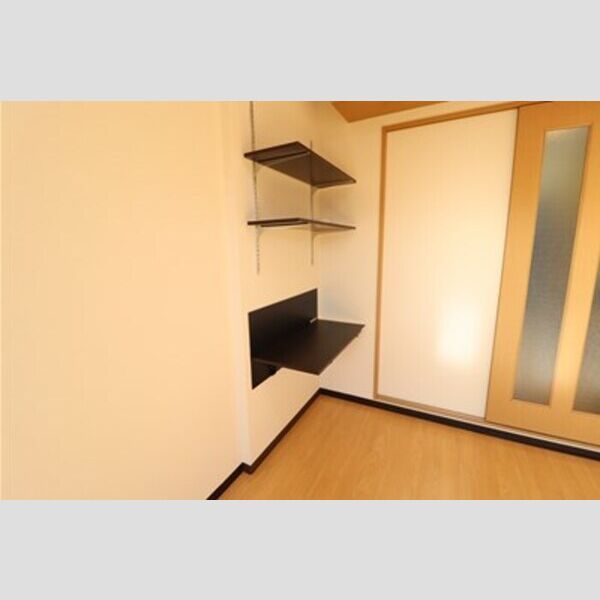 パティオ坂巻216号室 ワークデスク