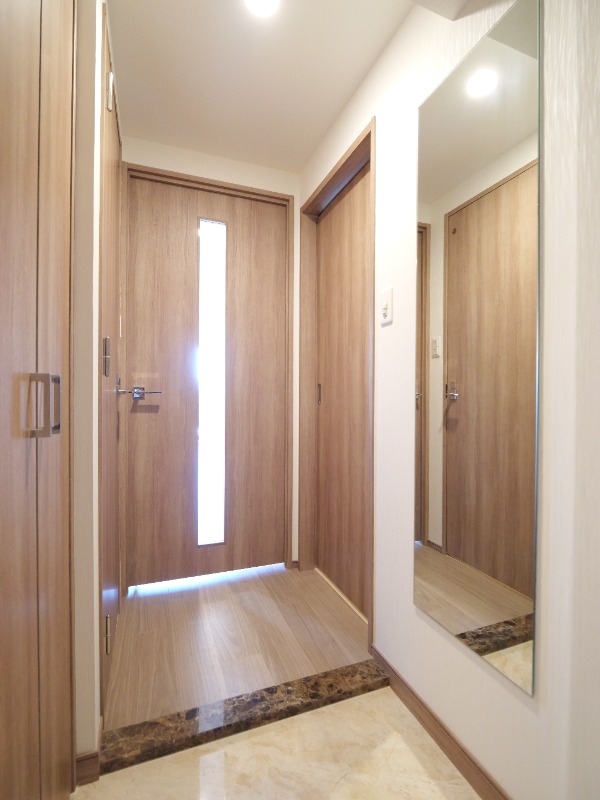 プレジオ川口ASIAN7階 玄関