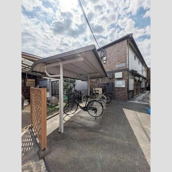 カイア201号室 駐輪場