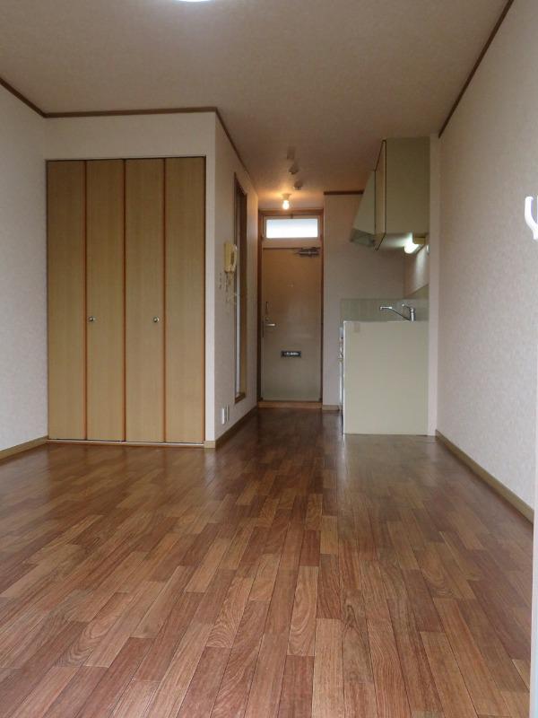 エステートロイヤル1階 ※別部屋写真参照