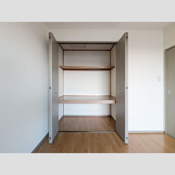 サバーブトリプル 収納