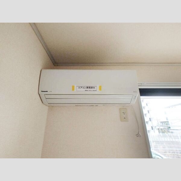 ロイヤルコート　壱番館102号室 エアコン