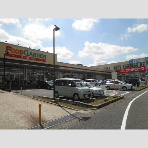 ホワイトヴィラ スーパー