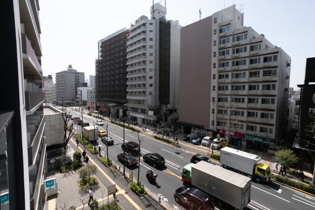 プラウドフラット西早稲田 ※参考写真　前面建物との距離があり、日当たり良好です