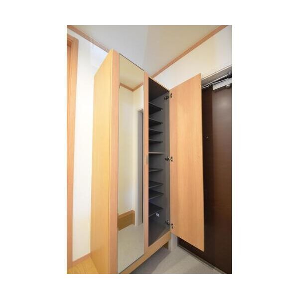 フォレストメゾン三河島101号室 玄関