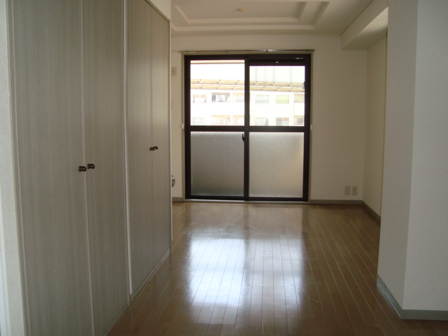 ルミナス千葉 洋室