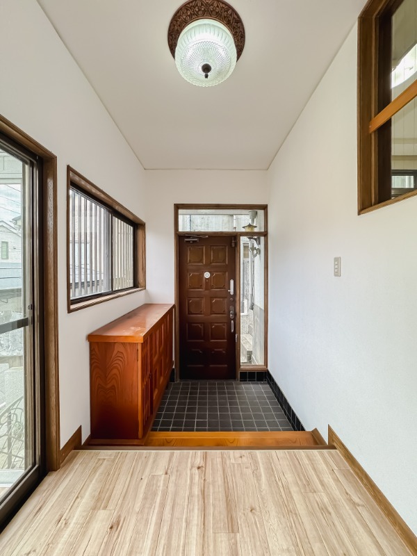 船橋市芝山6丁目戸建 玄関