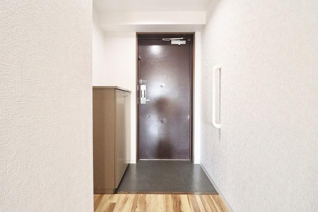 サンセゾンI4階 玄関