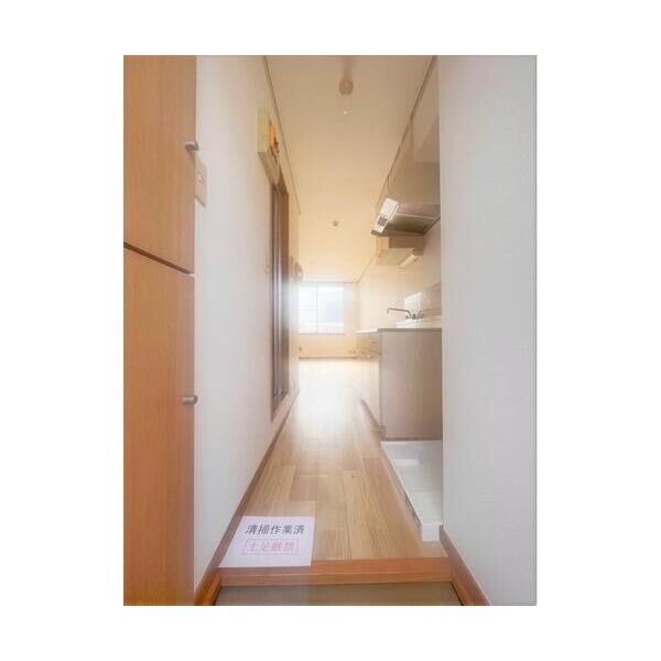 エステートピア高野 玄関