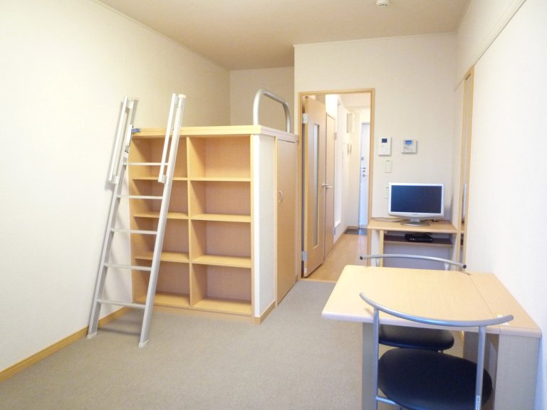 レオパレスカナスギ303号室 寝室