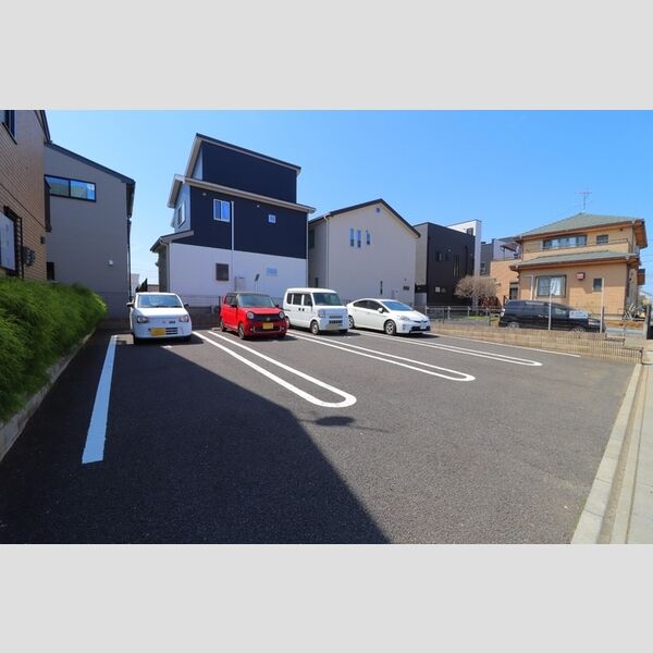 ダイワ・ミュリール 駐車場