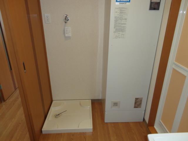 コンフォールみすず101号室 洗濯機置場