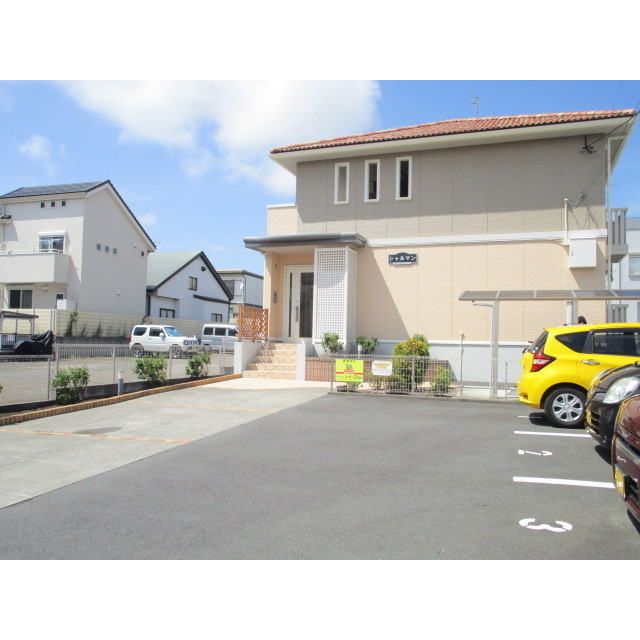 シャルマン106号室 外観