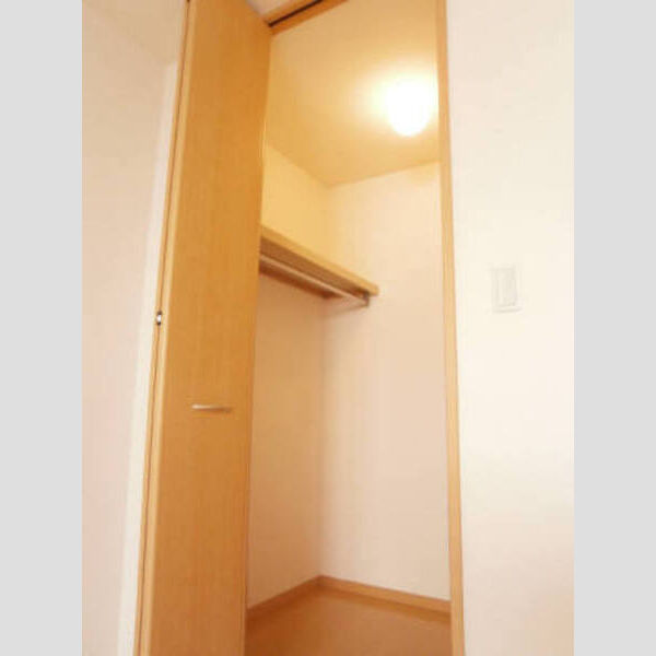 リベラ オイカワ 収納充実!ウォークインクローゼット★