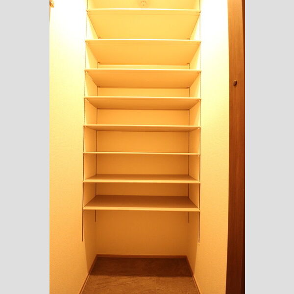 ロイヤルガーデンコート武蔵浦和 玄関