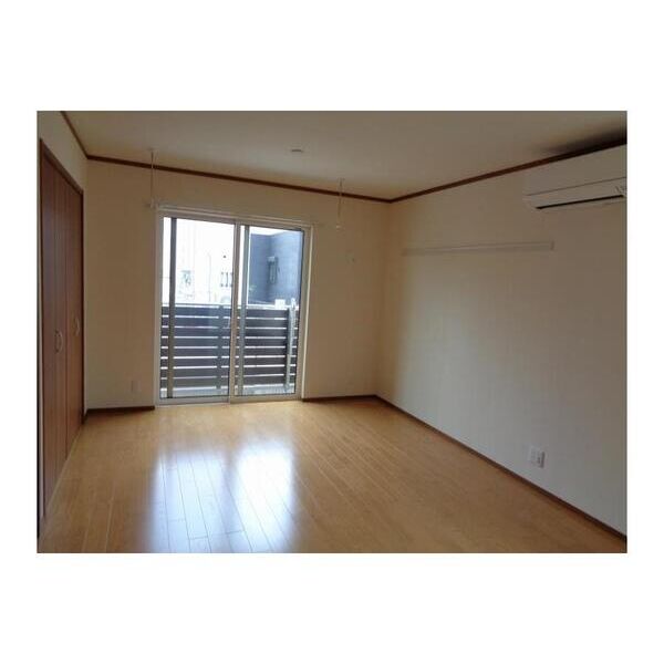 グランデ　マルバローザ　弐番館 リビング