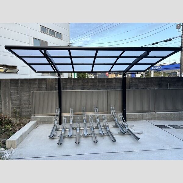 D Paina Hino 駐輪場