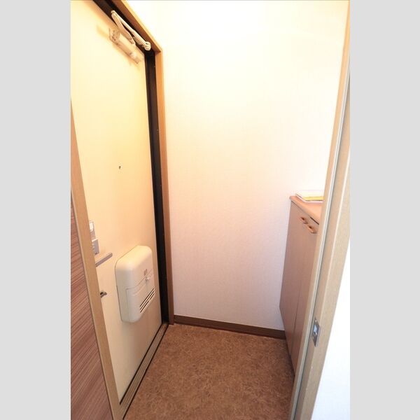 コンフォール203号室 玄関