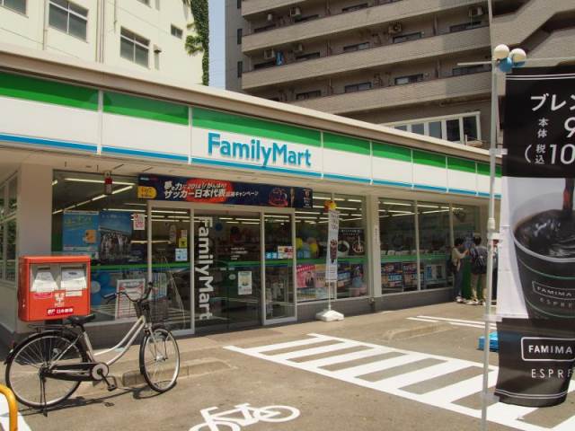 カーサ神明山田 ファミリーマート薬ヒグチ川崎戸手本町店