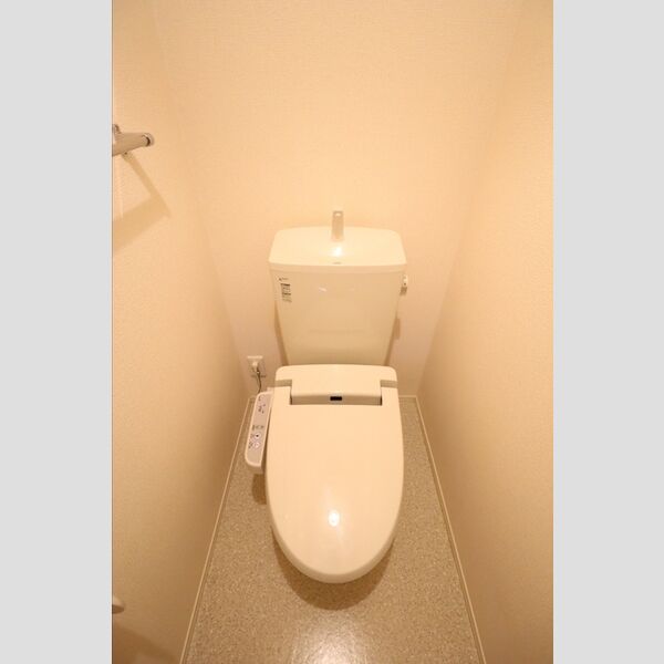 プランタン彩201号室 温水洗浄暖房便座