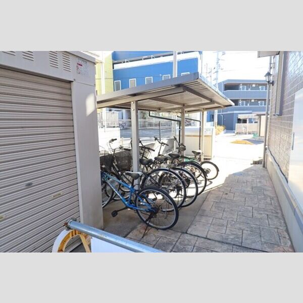 アビテ弁天201号室 駐輪場