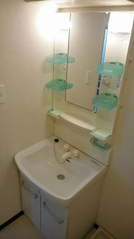 ロイヤル二俣川Ｂ棟2階 洗面